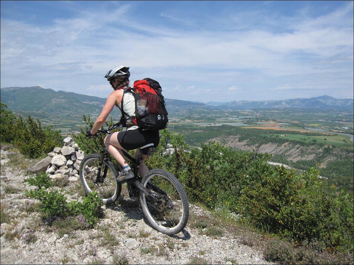 Tout tient dans le petit sac à dos (38l) et la sacoche de selle