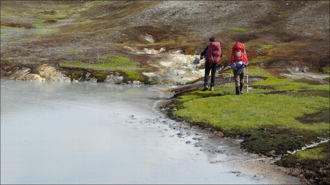 Un "lac" de boue chaude