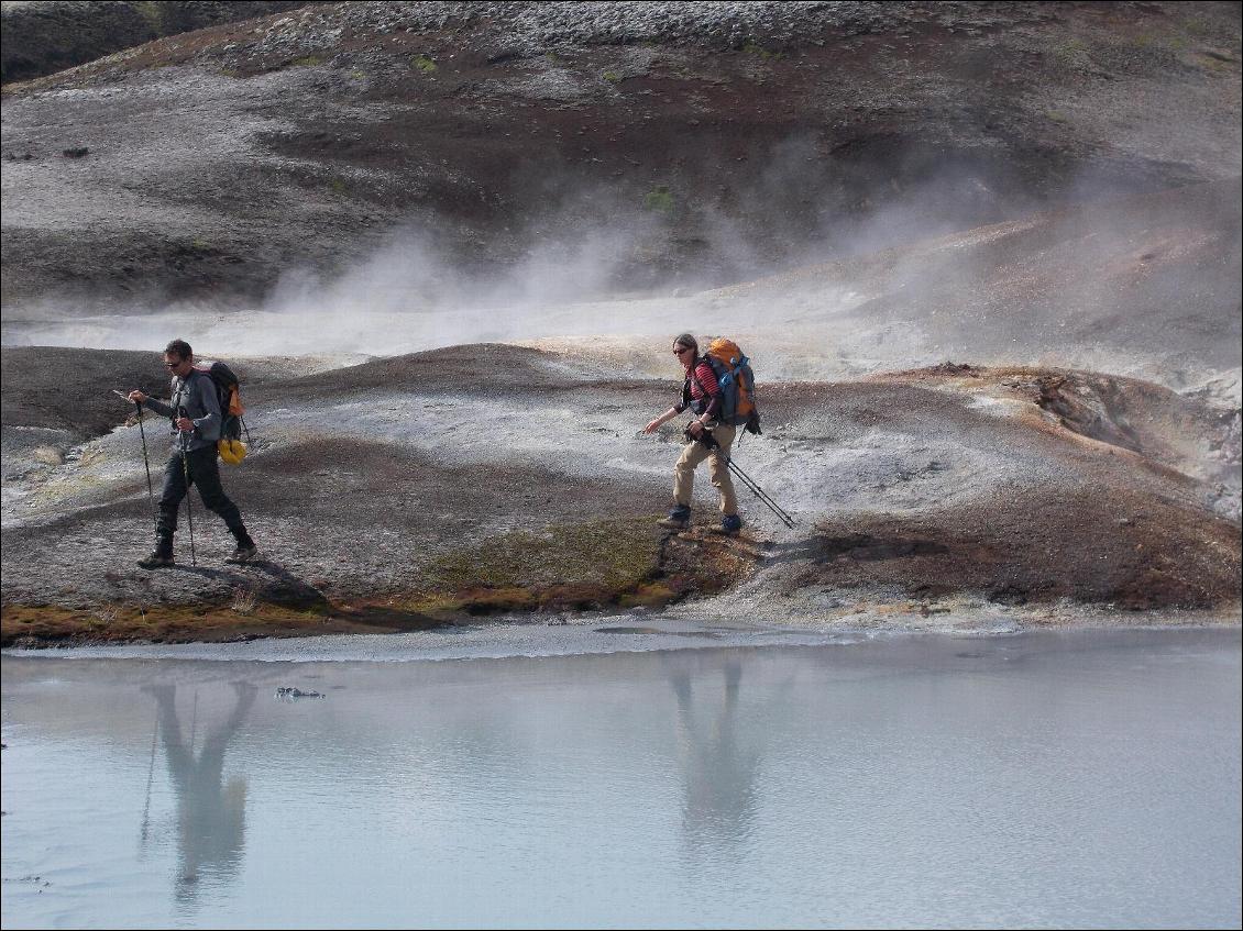 Un "lac" de boue chaude