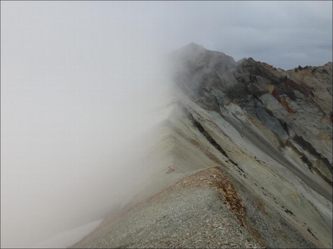 Les grandes pentes de Rhyolite vers la Kjos