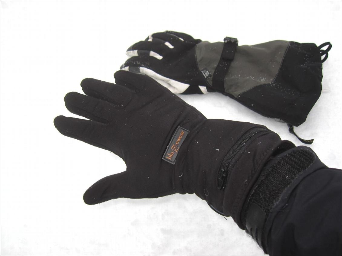 Les X1 liners avec les sur-gants utilisés pour notre test