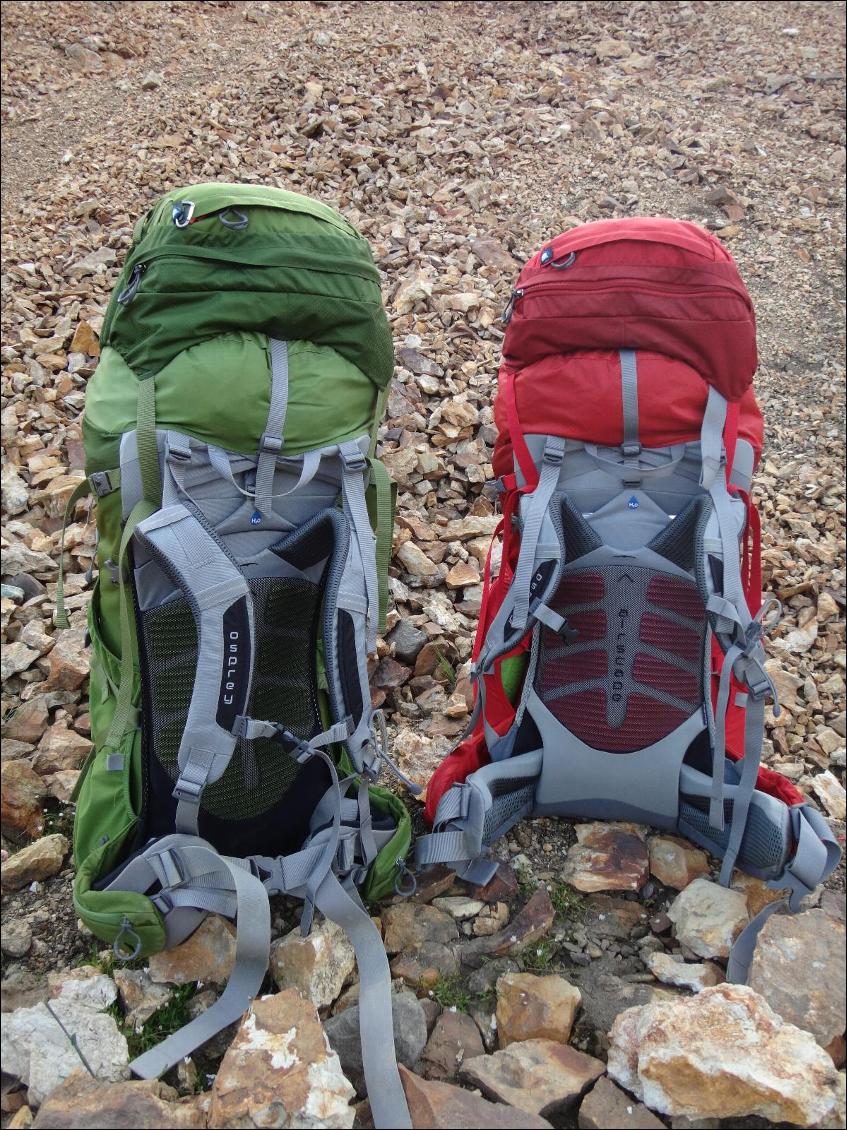 Les sacs Osprey Ariel 65 et Aether 70 chargés à bloc