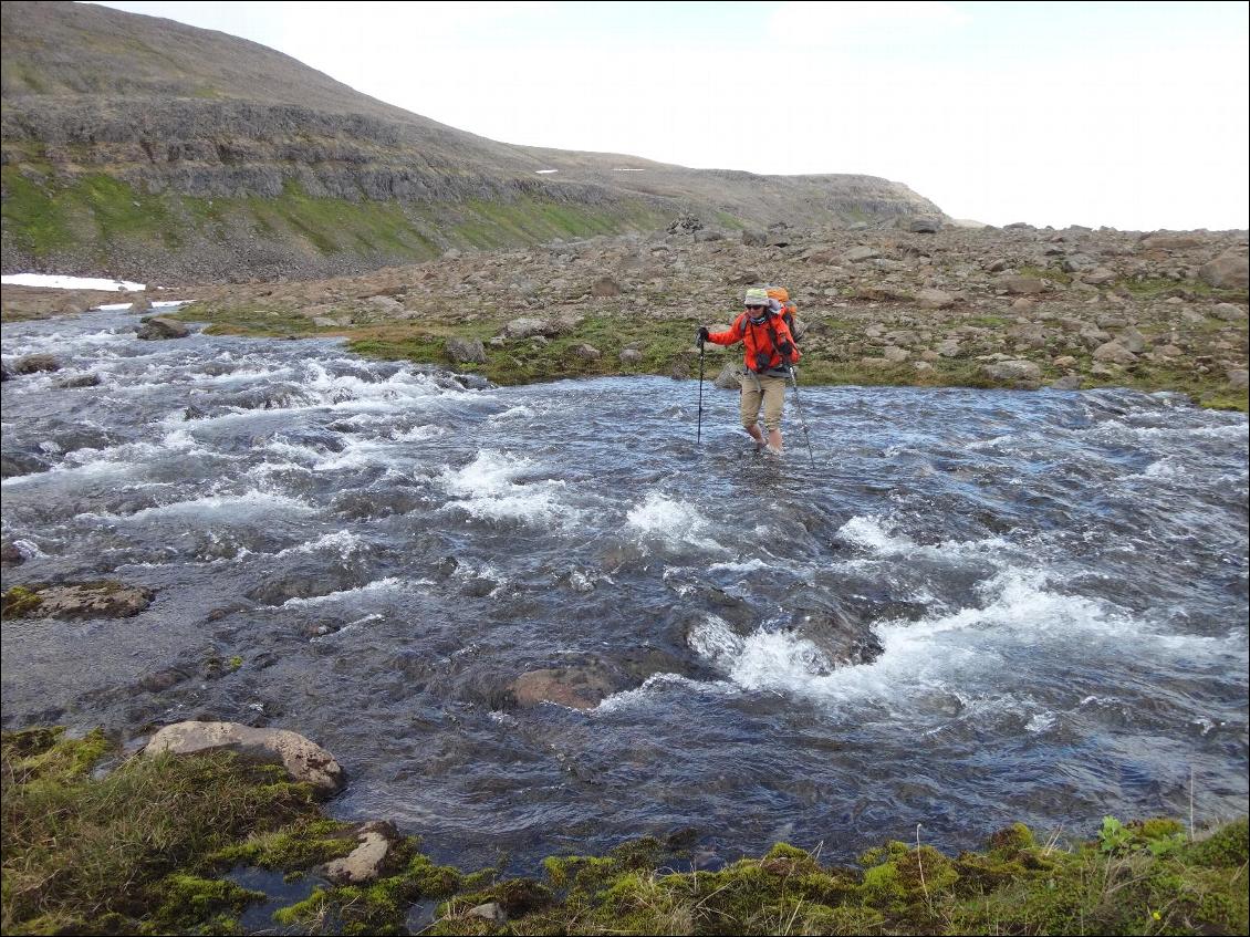 Portée quotidiennement pendant 3 semaines de marche en Islande, la Tecto-FL m'a bien donné satisfaction!