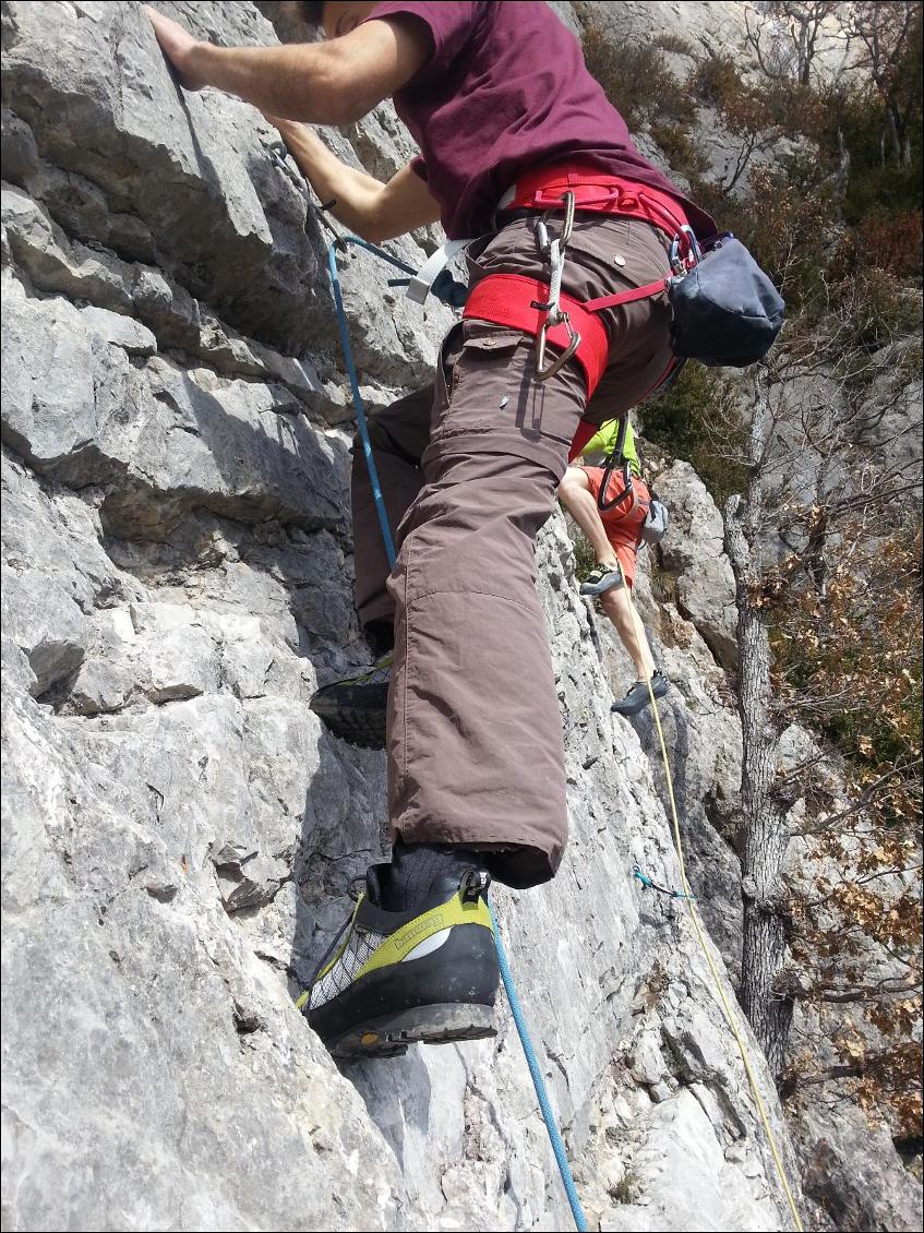 Chaussure d'approche avec semelle Climbing de Vibram testée en escalade facile