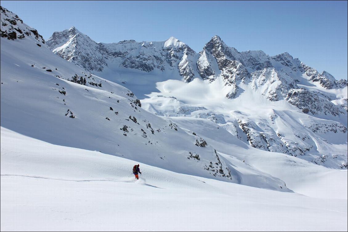 Une traversée des Alpes en speedriding et à ski