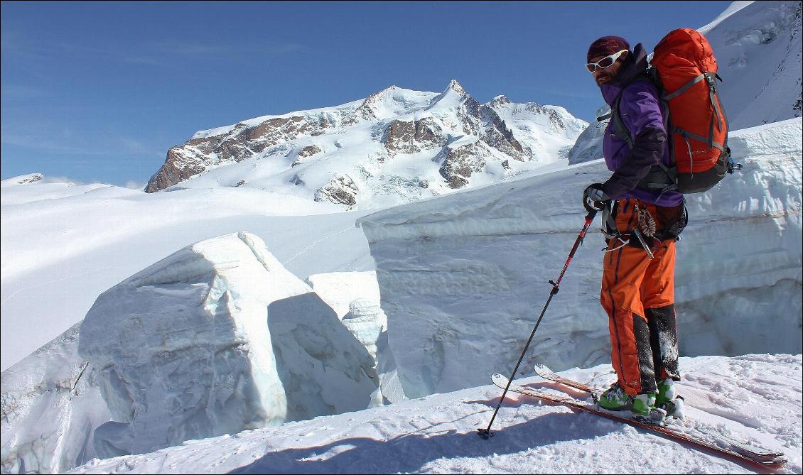 Une traversée des Alpes en speedriding et à ski