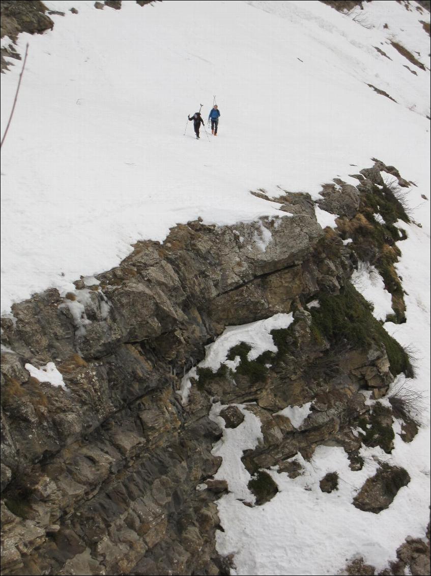 Test sur neige bien dure sur une longue section, ça fait mais il faut bien les fixer et parfois ce n'est pas trivial