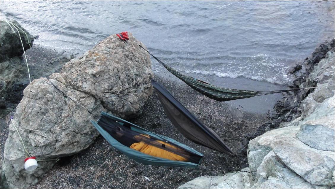 Bivouac hamac au plus proche des éléments