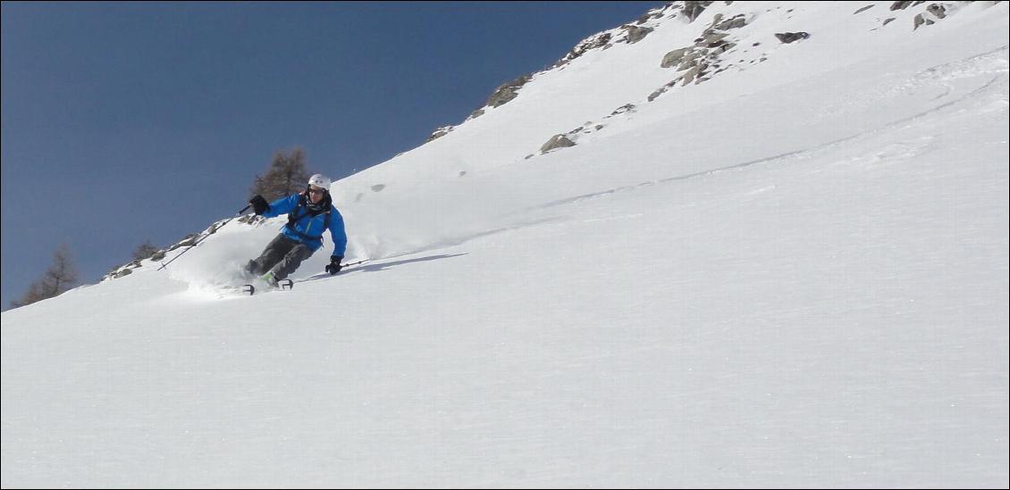 70kg (ici le skieur léger), des Drift d'1m86, on peut dire que ça vole bien sur la poudreuse qui vient de tomber