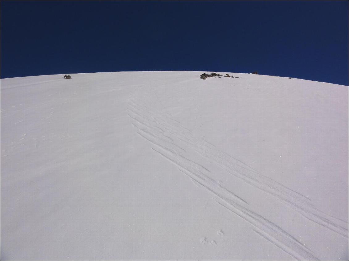 (Mise à jour 21 mars) Les limites du Drift en neige dure, à haute vitesse, le drift... dérive. Il se met à sauter et on perd de l'adhérence