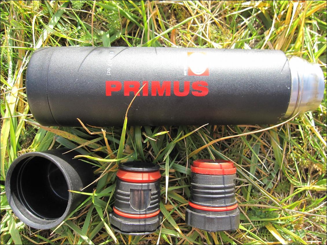 Thermos Primus 0,5l avec ses 2 bouchons et son gobelet