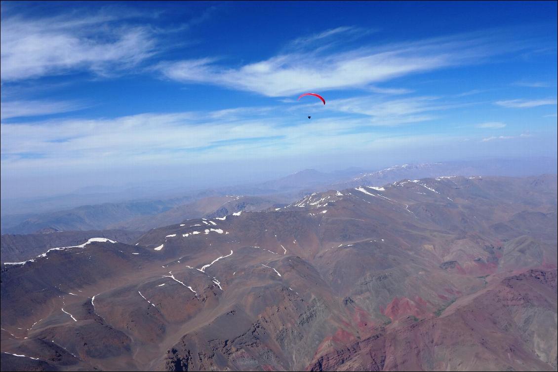 Nico à 5400m devant le Mgoun