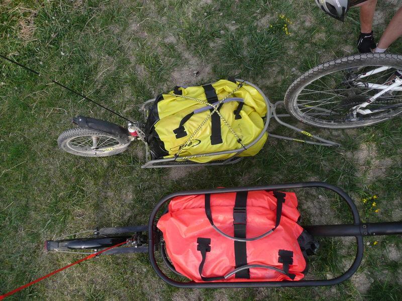 comparatif remorque à vélo : Aevon et Ibex