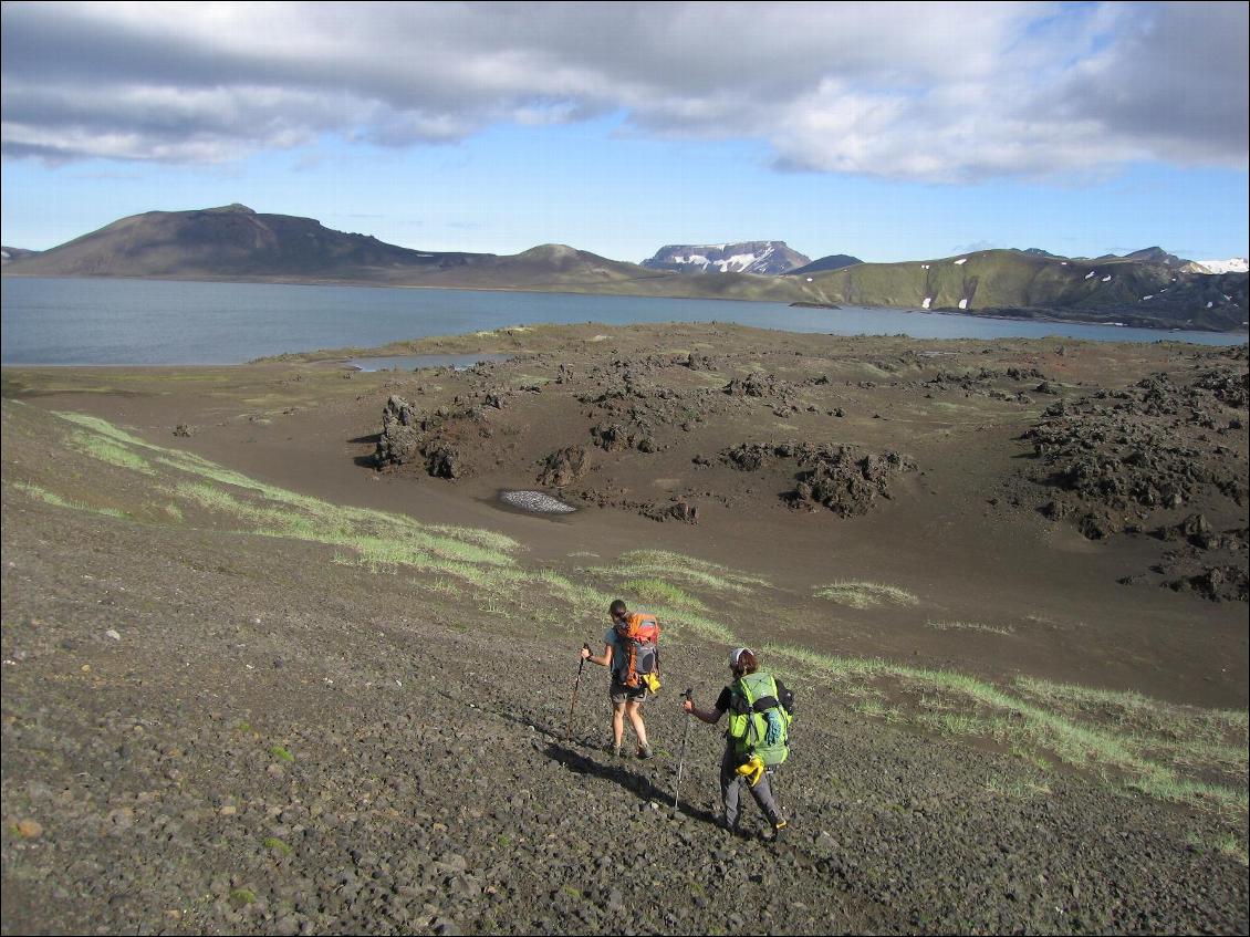 De Landmannahellir à Landmannalaugar : l'approche sud-sud-est du très beau lac Frostasta?avatn