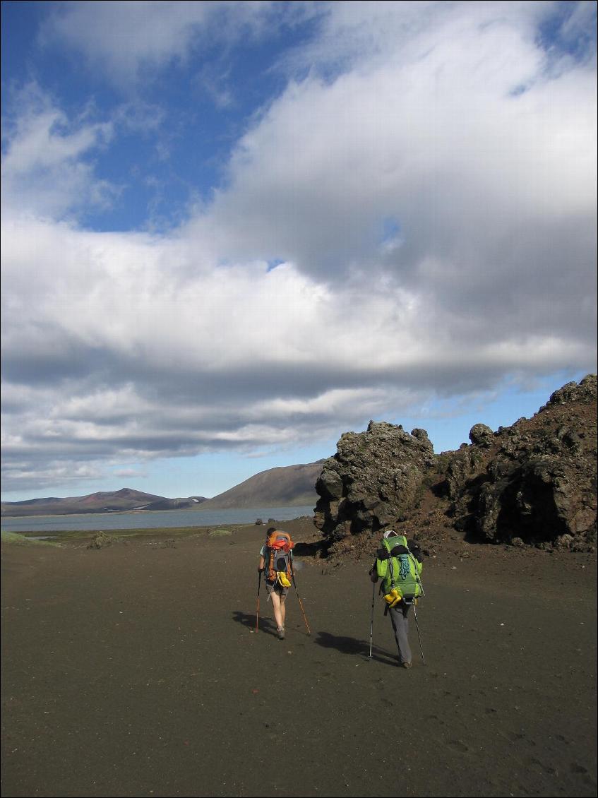 De Landmannahellir à Landmannalaugar : l'approche sud-sud-est du très beau lac Frostasta?avatn