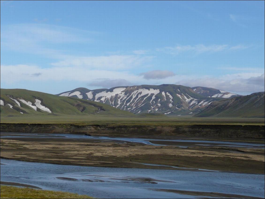 De Landmannahellir à Landmannalaugar : les doux paysages de cette section sont très reposants