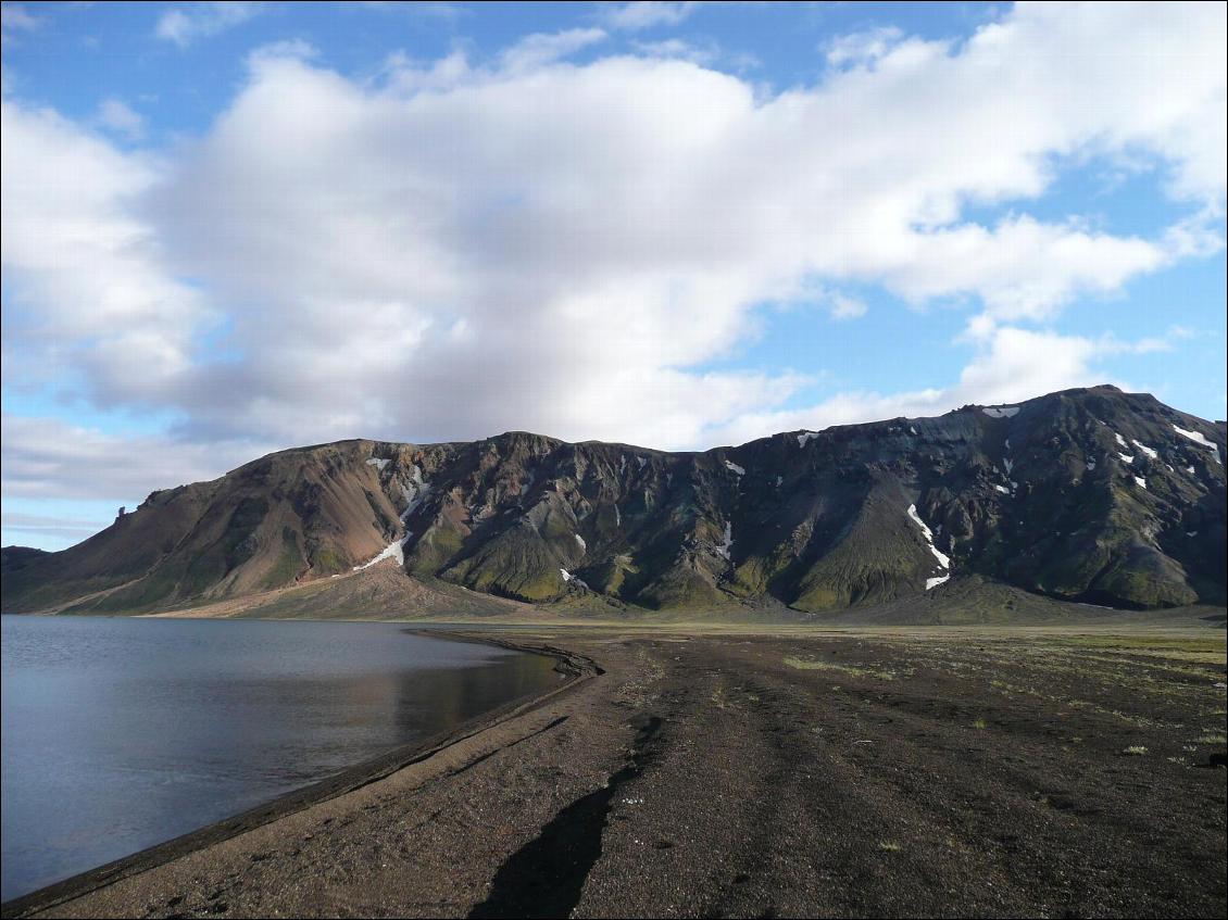 De Landmannahellir à Landmannalaugar : le long de la côte ouest du Frostasta?avatn