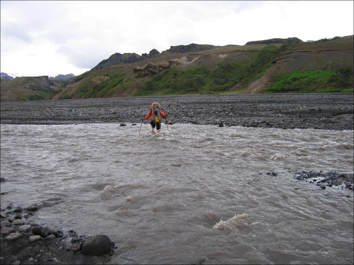 Trek Landmannalaugar-Thorsmörk : Laugavegur étape 4, le dernier gué avant Thorsmork