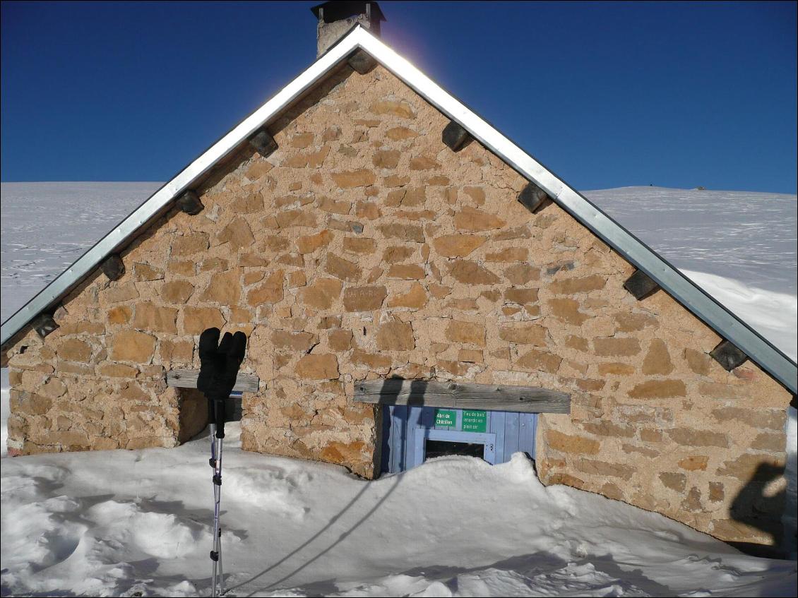 La cabane de Châtillon, quasiment au bout de Glandasse. Prévoir une pelle...