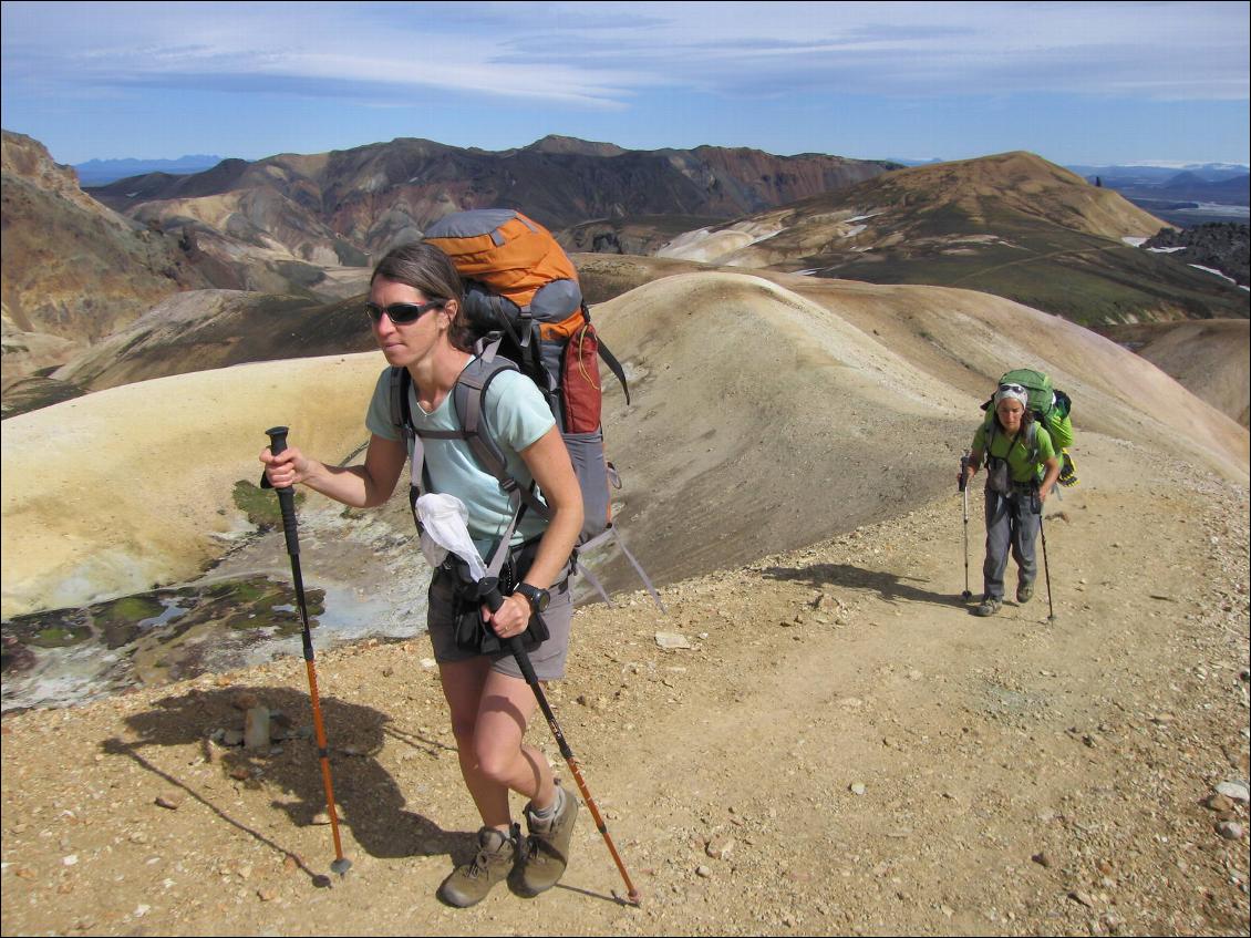 Nous avons terminé la marche par le classique trek du Landmannalaugar. Après 3 semaines seuls, nous pensions que le monde nous gênerait. En fait ce ne fut pas du tout dérangeant et le nombre de randonneurs croisés sur ce trek était tout à fait acceptable.