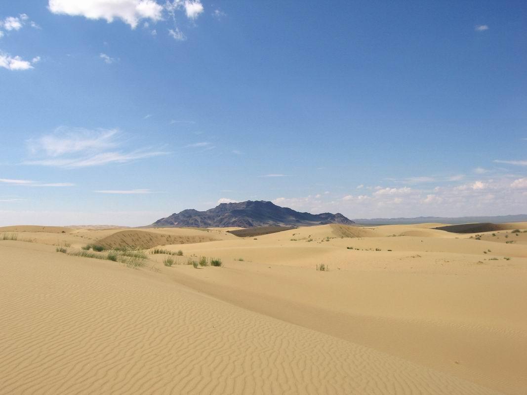 Dunes et montagnes de rocher