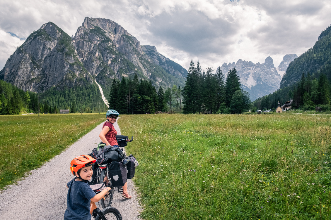 a-velo-en-famille-dans-les-dolomites